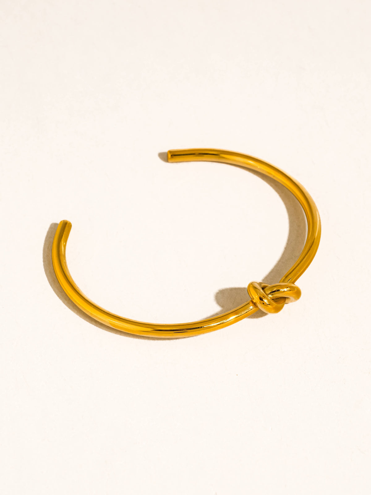 Rony 18K Gold Non-Tarnish Knot Bracelet