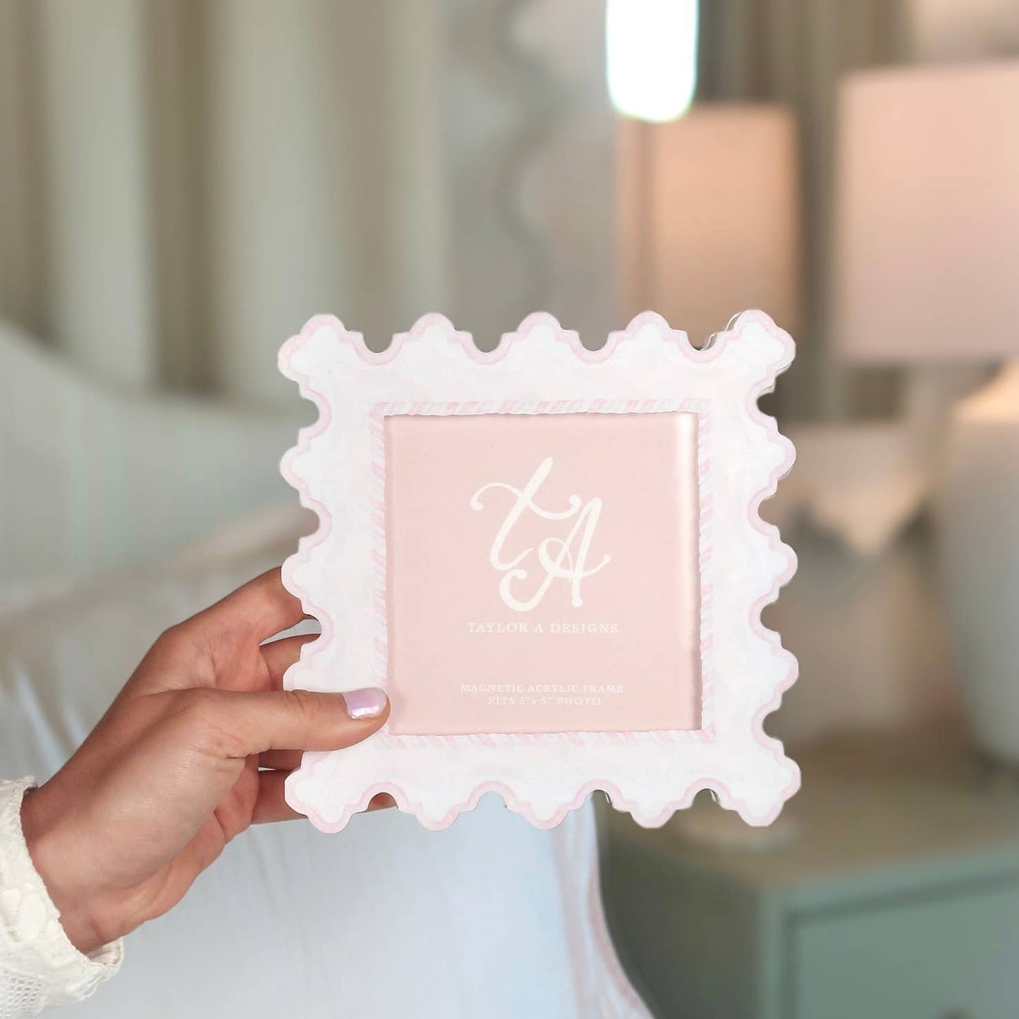 Acrylic Magnetic Frame - Pink & White