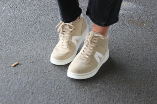 High Top Sneaker