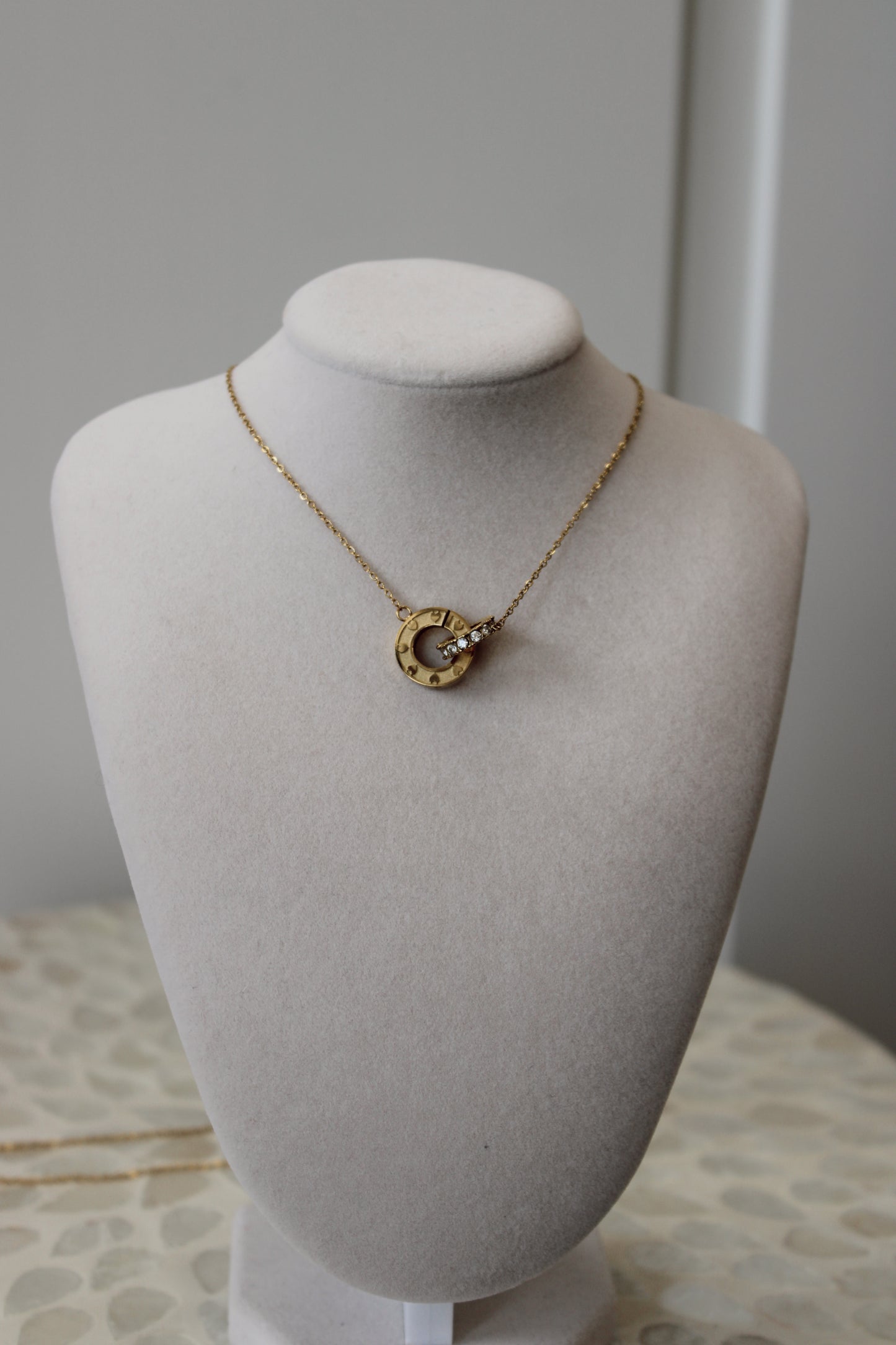 Glazine 18K Gold Non-Tarnish CZ Circle Pendant Necklace