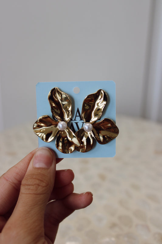 Flower Shell Pearl Earrings