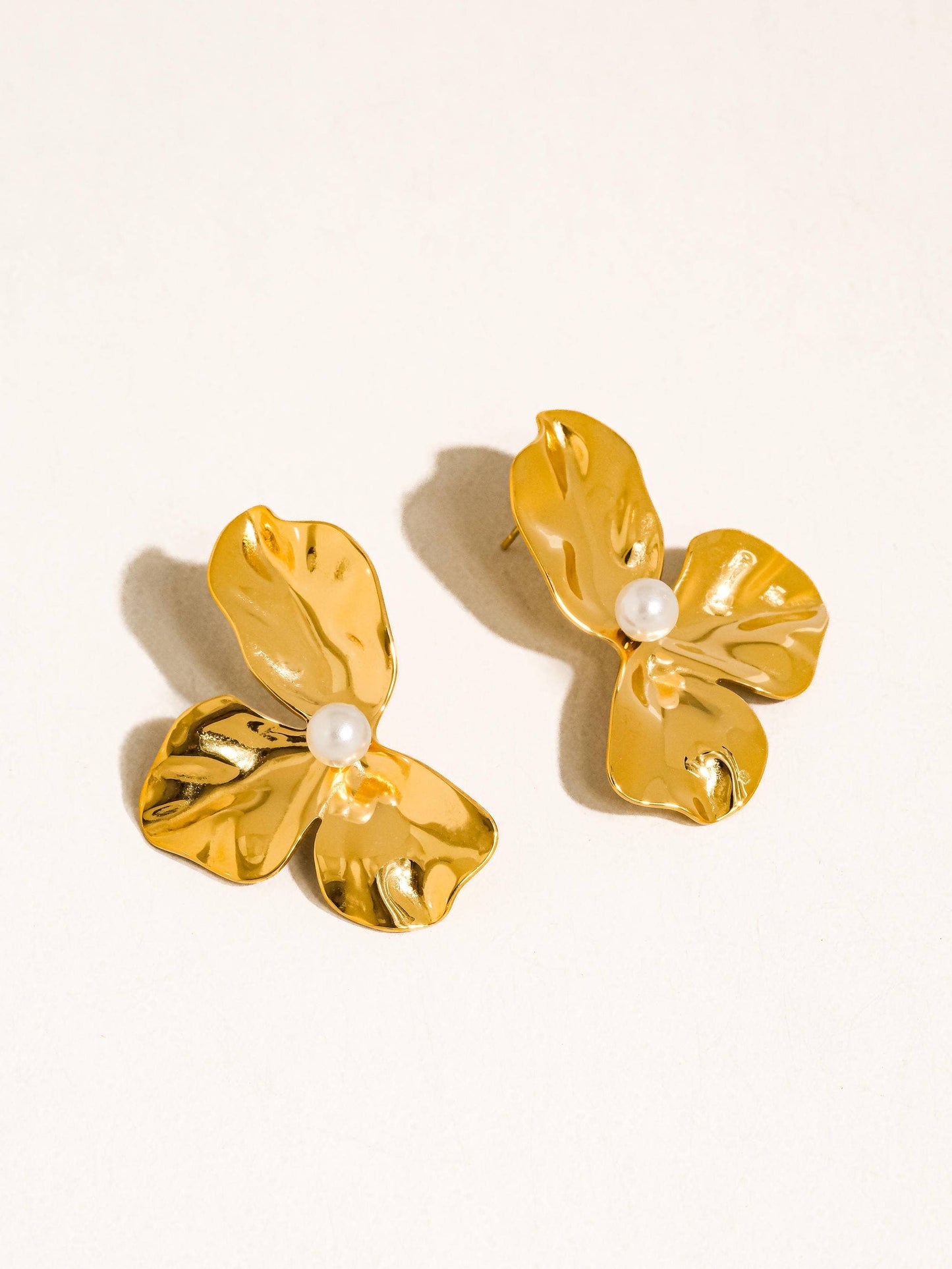 Flower Shell Pearl Earrings